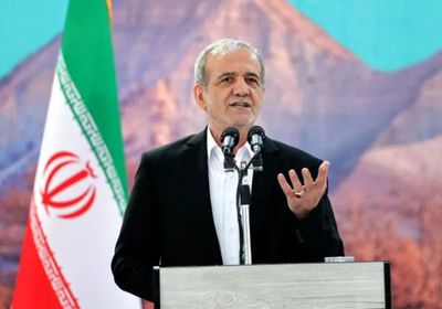 الرئيس الإيراني يتهم إسرائيل بمحاولة اغتياله