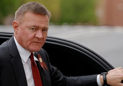 بعد ساعات من إقالته.. انتحار وزير النقل الروسي داخل سيارته