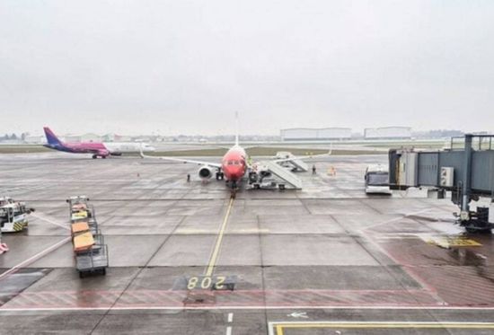 إغلاق مطار بيرغاجو الإيطالي مؤقتاً