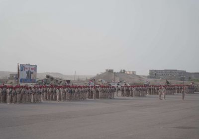 بتدشين النصف الثاني من العام التدريبي.. سرايا "الثاني حزم" تنظم عرضا عسكريا