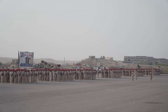 بتدشين النصف الثاني من العام التدريبي.. سرايا "الثاني حزم" تنظم عرضا عسكريا