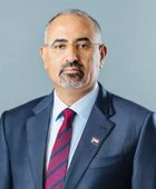 الرئيس الزُبيدي ينعي قائد كتيبة الدبابات بمحور الغيضة