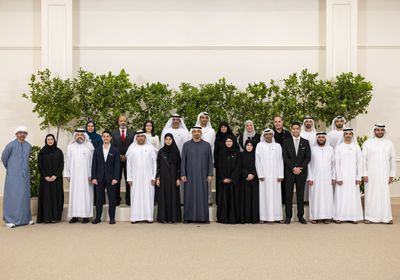 "الإمارات تراهن على العلم".. محمد بن زايد يستقبل طلبة الثانوية المتفوقين