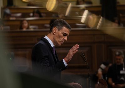 رئيس وزراء إسبانيا يرفض التنحي عن منصبه