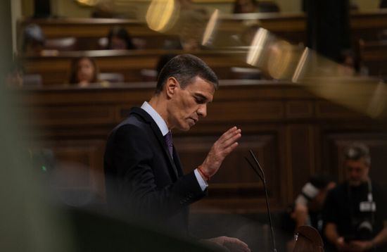 رئيس وزراء إسبانيا يرفض التنحي عن منصبه