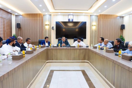 وزير الزراعة يكشف عن مشاريع للحد من التغيرات المناخية بالمهرة