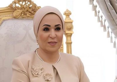 "فخورة بشجاعة أبناء الشرطة".. انتصار السيسى تقدم الشكر لوالدة البطل نور كامل