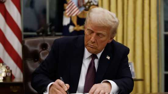 ترامب يهنئ رئيس ليبريا لإتقانه اللغة الإنجليزية