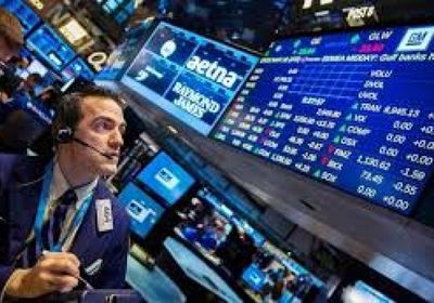 هبوط مؤشرات الأسهم الأمريكية في ختام الجمعة