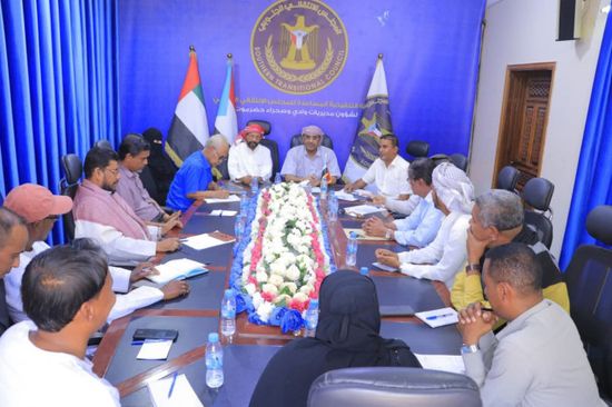 انتقالي وادي حضرموت يوزع محاليل وريدية على 28 مستشفى