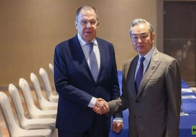 من بكين.. وزيرا الخارجية الروسي والصيني يبحثان الأزمة الأوكرانية