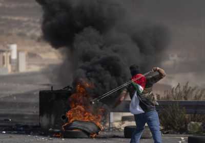 غضب في بلدة بالضفة الغربية أثناء تشييع شابين