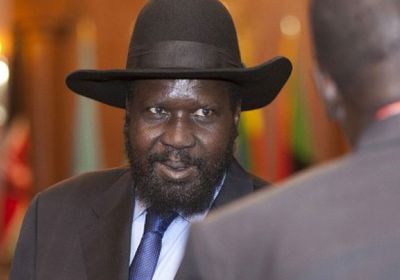 رئيس جنوب أفريقيا يقيل وزير الشرطة