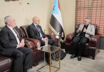 اليافعي يبحث مع وفد منتدى الشرق الأوسط تطورات قضية الجنوب