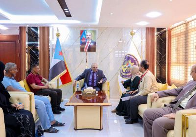 الانتقالي يبحث مقترح إنشاء صندوق خاص لدعم المعلمين