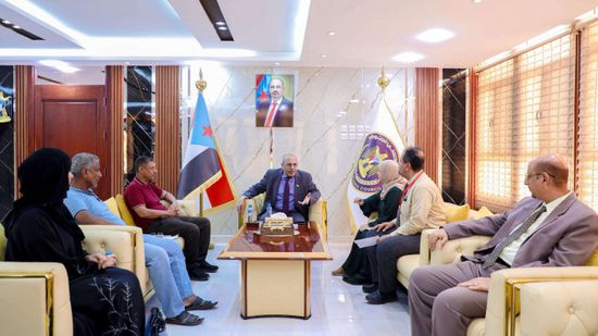 الانتقالي يبحث مقترح إنشاء صندوق خاص لدعم المعلمين