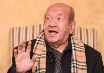 نقل الفنان لطفي لبيب إلى العناية المركزة