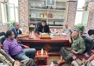 مديرية عتق تتسلم 4 آبار مياه في حقل الشبكة