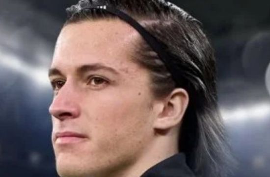 رسمياً.. ريال مدريد يتعاقد مع ألفارو كاريراس حتى 2031