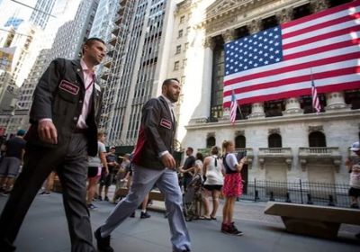 توقعات المستهلكين الأمريكيين للتضخم تتراجع إلى مستوى يناير