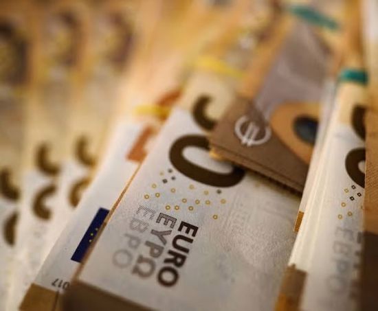 اليورو بأدنى مستوى في 3 أسابيع بعد تلويح ترامب بالتعريفات