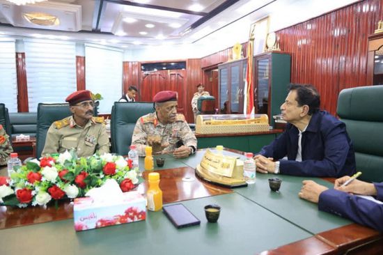 ياسر وبارجاش يبحثان تطورات الأوضاع الأمنية والعسكرية في المهرة