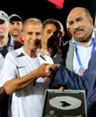 وفاة أسطورة الكرة المغربية أحمد فرس