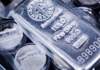 الفضة تسجل أعلى مستوياتها منذ 2011 وسط شح المعروض