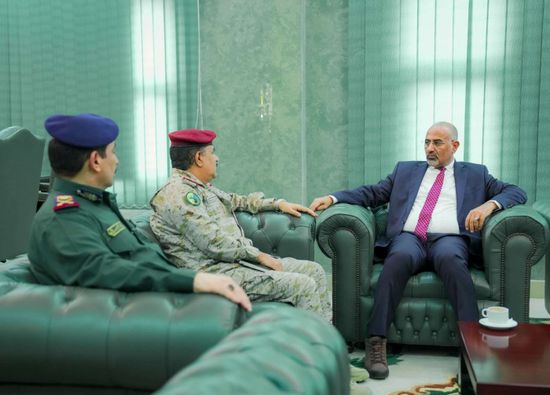 الرئيس الزُبيدي يكلف "الدفاع" و"الداخلية" بتعزيز التنسيق المشترك