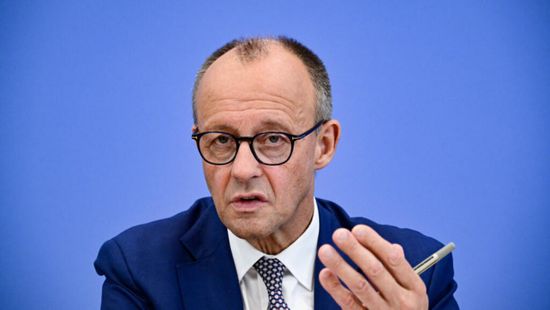 ألمانيا تظهر حزمها في ملف الهجرة بترحيل 81 أفغانيًا