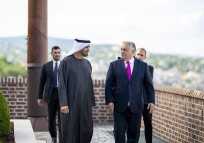 رئيس الإمارات ونظيره المجري يبحثان تعزيز علاقات المشتركة