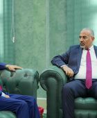 الرئيس الزُبيدي في مواجهة حرب الخدمات.. "معيشة المواطن" في صدارة الأولويات