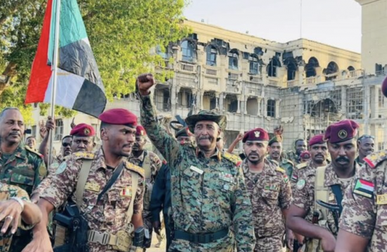 البرهان يصدر قراراً بإخلاء الخرطوم من المسلحين خلال أسبوعين