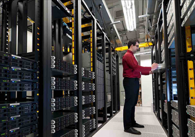 سهم "كورويف" يقفز بعد إعلان استثمار 6 مليارات دولار في مراكز بيانات