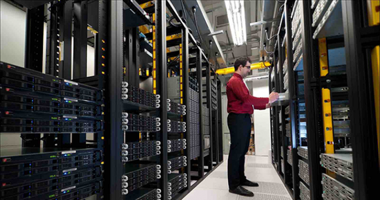 سهم "كورويف" يقفز بعد إعلان استثمار 6 مليارات دولار في مراكز بيانات