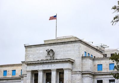 "كولينز" تدعو الفيدرالي إلى الصبر في خفض الفائدة