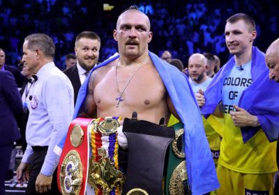 الأوكراني أوسيك بطل العالم للوزن الثقيل