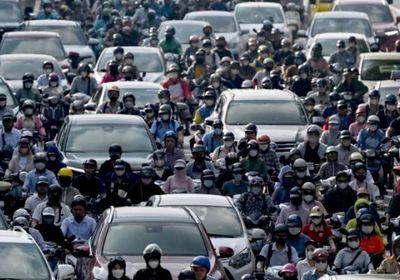فيتنام تكافح التلوث بحظر ملايين دراجات السكوتر النارية