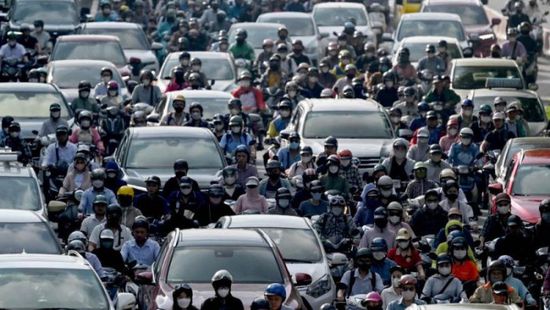 فيتنام تكافح التلوث بحظر ملايين دراجات السكوتر النارية
