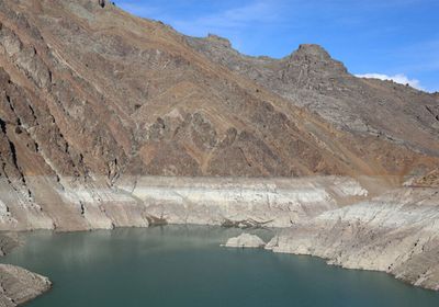 إيران تدعو مواطنيها للاقتصاد في استهلاك المياه