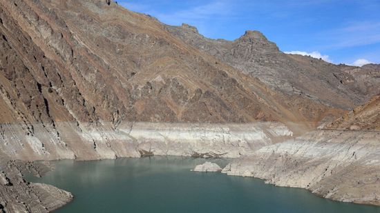 إيران تدعو مواطنيها للاقتصاد في استهلاك المياه