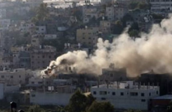 الجيش الإسرائيلي يحرق عدة منازل في مخيم نور شمس