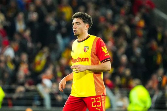 روما الإيطالي يعلن تعاقده مع المغربي نيل العيناوي