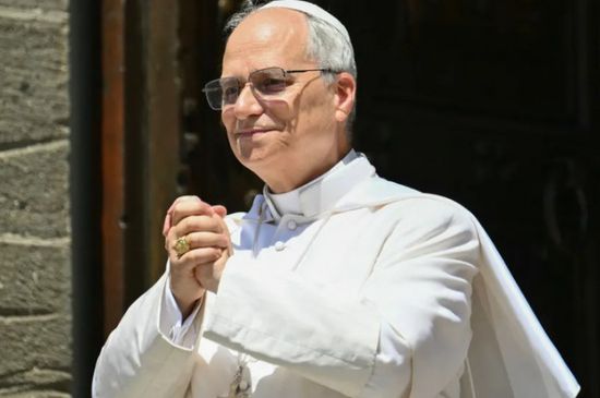 بابا الفاتيكان الجديد يجري اتصالاً هاتفياً بالرئيس الفلسطيني