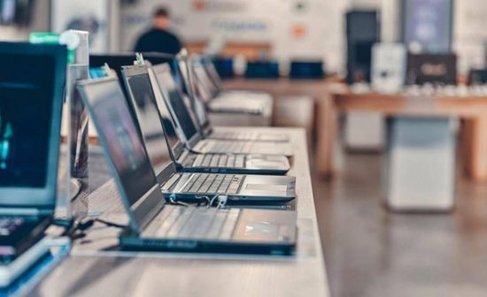 شحنات الحواسيب الشخصية العالمية ترتفع تحسبًا لرسوم ترامب الجمركية