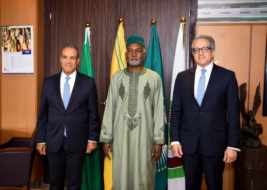 وزير الخارجية المصري يعقد جلسة مباحثات مع نظيره النيجيري في أبوجا