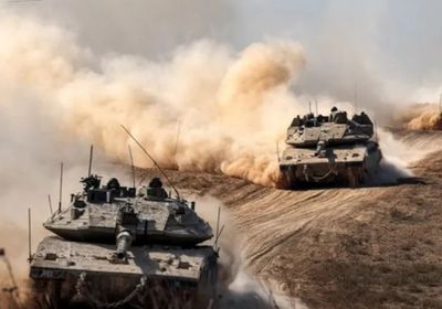 الدبابات الإسرائيلية تتوغل في دير البلح بقطاع غزة