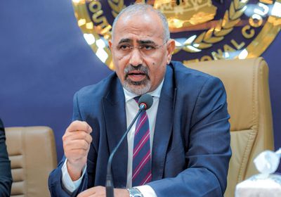 لقاء الرئيس الزُبيدي والقادة العسكريين.. تجديد للعهد مع رجال الميدان