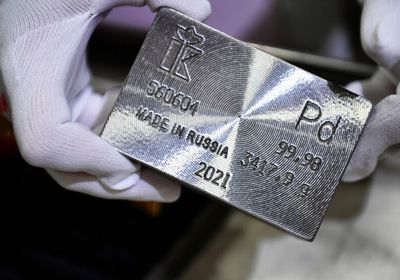 البلاتين يلامس أعلى مستوى في 11 عامًا بظل طلب الصين