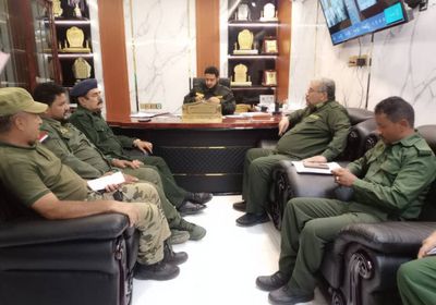 مدير أمن لحج يوجه بتكثيف الانتشار الميداني لتعزيز الاستقرار